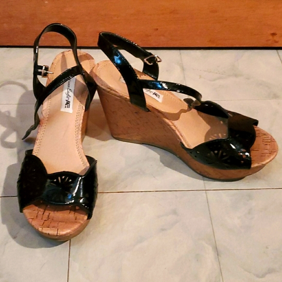 American Eagle black wedge 4 inch sz 6 - Picture 1 of 2